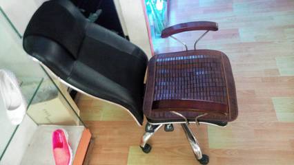 北海365二手网 100元转让二手电脑椅，联系电话13617791635